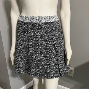 Banana Republic Black & White Woven Pockets Zip Back Flare Mini NWT Skirt